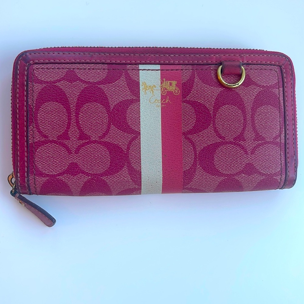 Coach Accordian Wallet. Color: Pink.